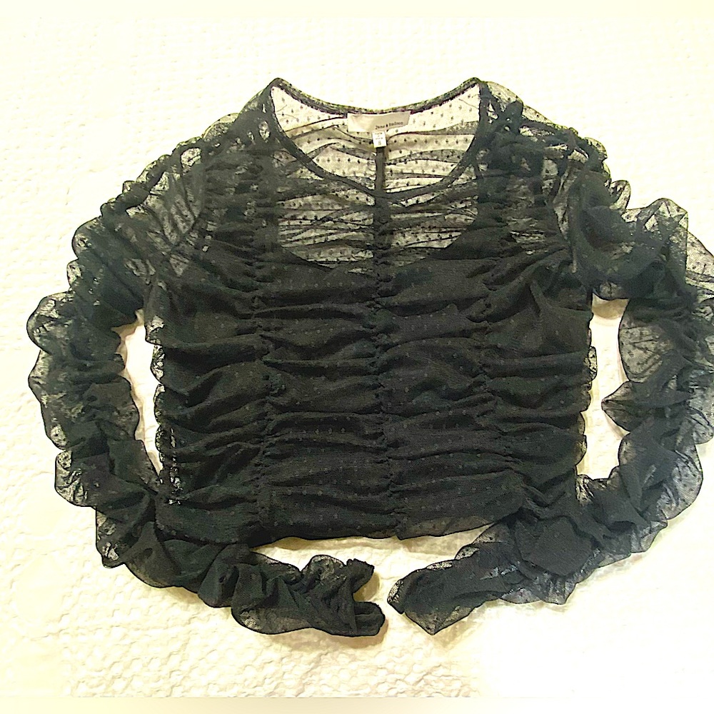 Slim fit lace long sleeve sexy sheer lace top!